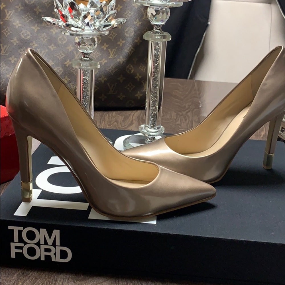 Gorgeous Stilettos GUESS